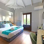 By White Hills In The Heart Of 4*