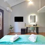 By White Hills In The Heart Of 4*