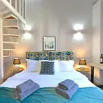 By White Hills In The Heart Of 4*