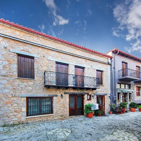 By White Hills In The Heart Of 4*