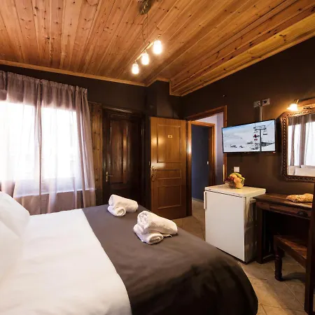 By White Hills In The Heart Of 4* Arachova