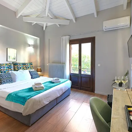 By White Hills In The Heart Of 4*